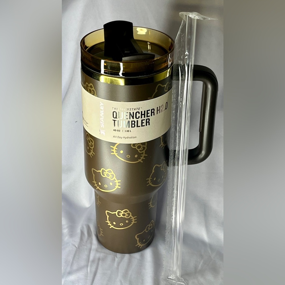 LIMITED EDITION HELLO KITTY x STANLEY TUMBLR